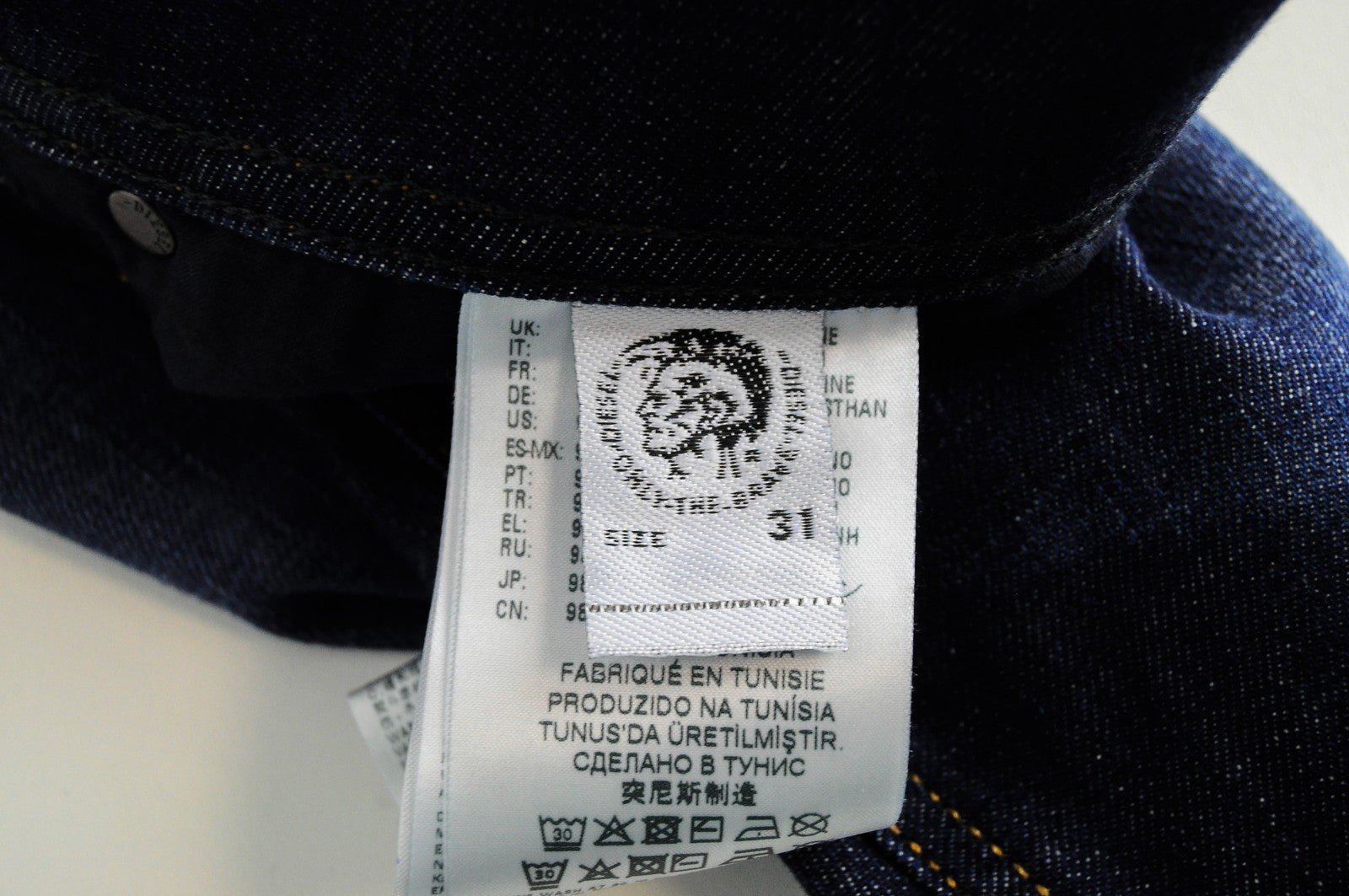 DIESEL Tepphar R7NA8 vyriški džinsai W31/L34 mėlyni medvilniniai morkų kirpimo džinsai 