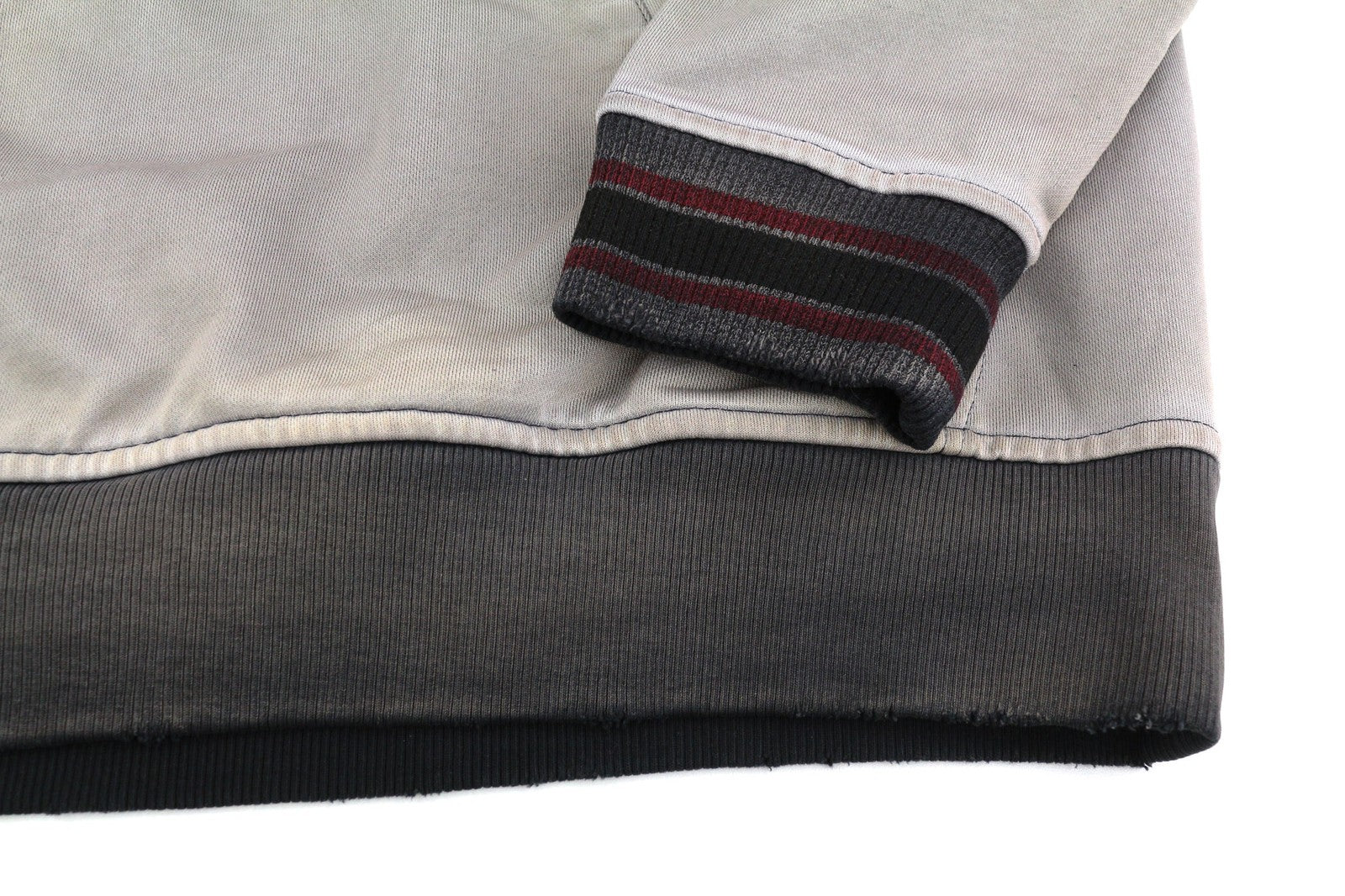 DIESEL S-Nekki vyriškas džemperis su gobtuvu, L dydžio, šviesiai skalbtas, su kengūros kišenėmis, rekomenduojama kaina – 250 € 