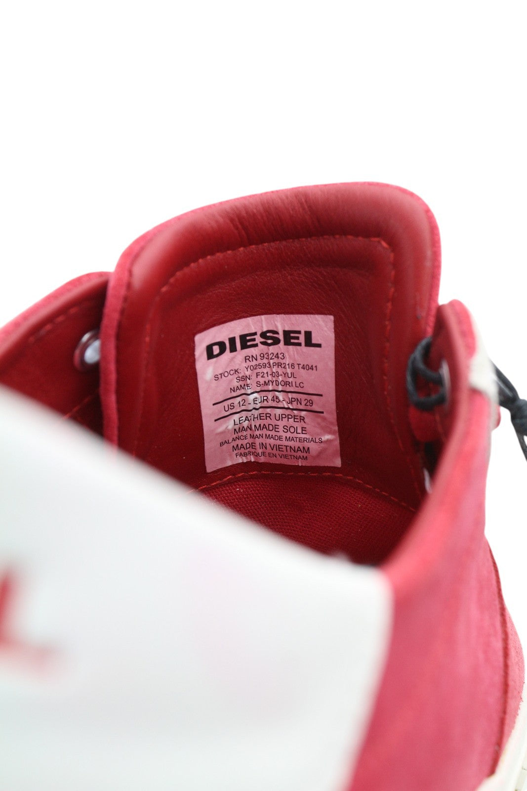 DIESEL S-Mydori LC vyriški sportbačiai, raudoni, zomšiniai, odiniai, migdolų spalvos, žemakulniai, kaina – 200 € 