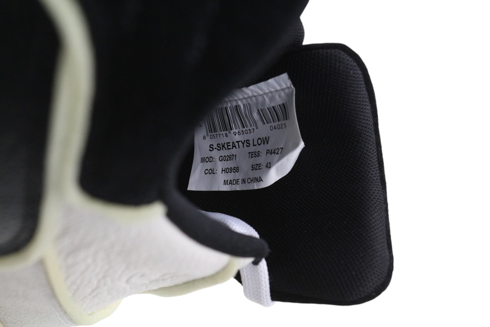 DIESEL S-Skeatys žemo lygio vyriški sportbačiai, EU43, balti, odiniai, žema pakulnė, suvarstomi, rekomenduojama kaina – 160 € 