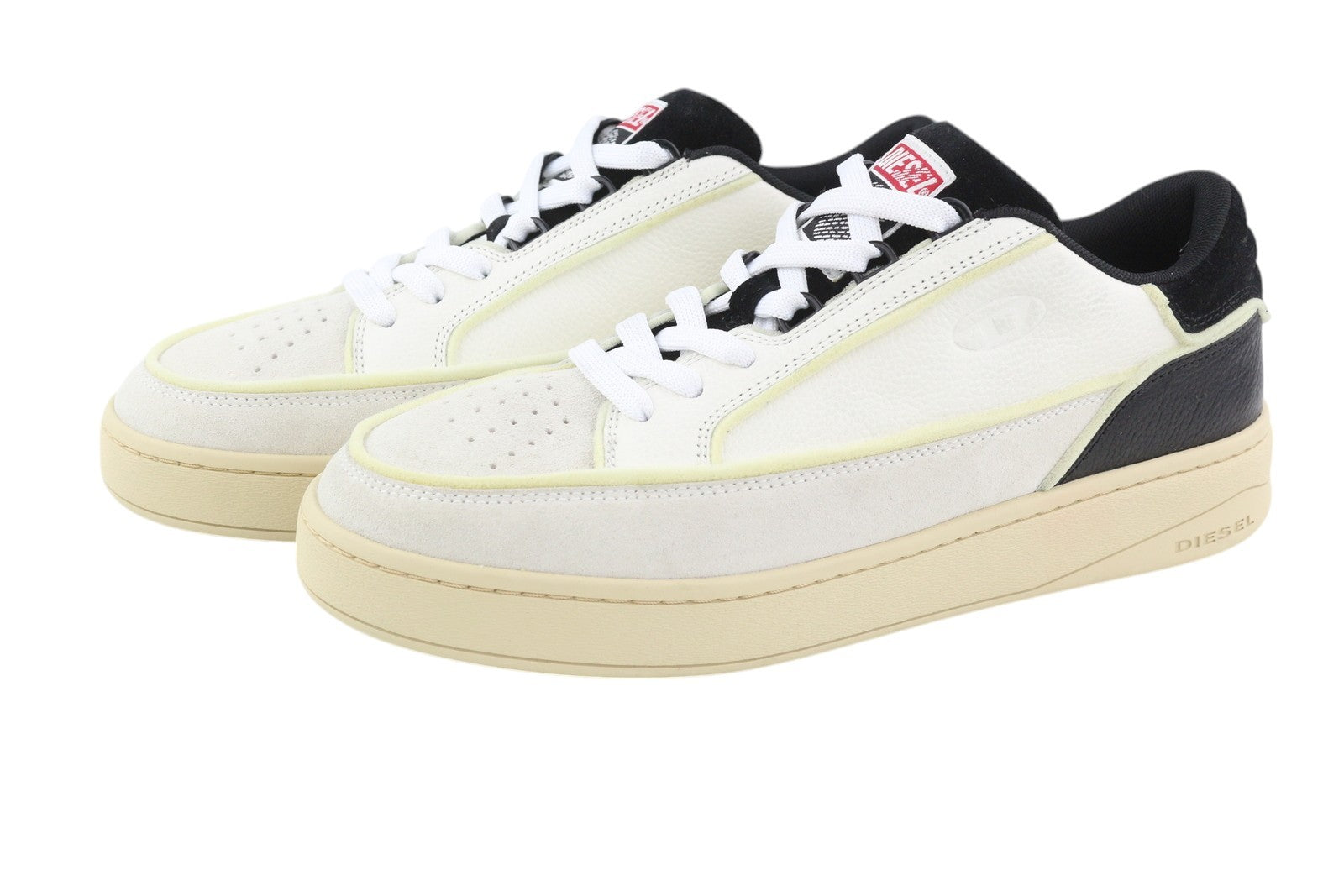 DIESEL S-Skeatys žemo lygio vyriški sportbačiai, EU43, balti, odiniai, žema pakulnė, suvarstomi, rekomenduojama kaina – 160 € 