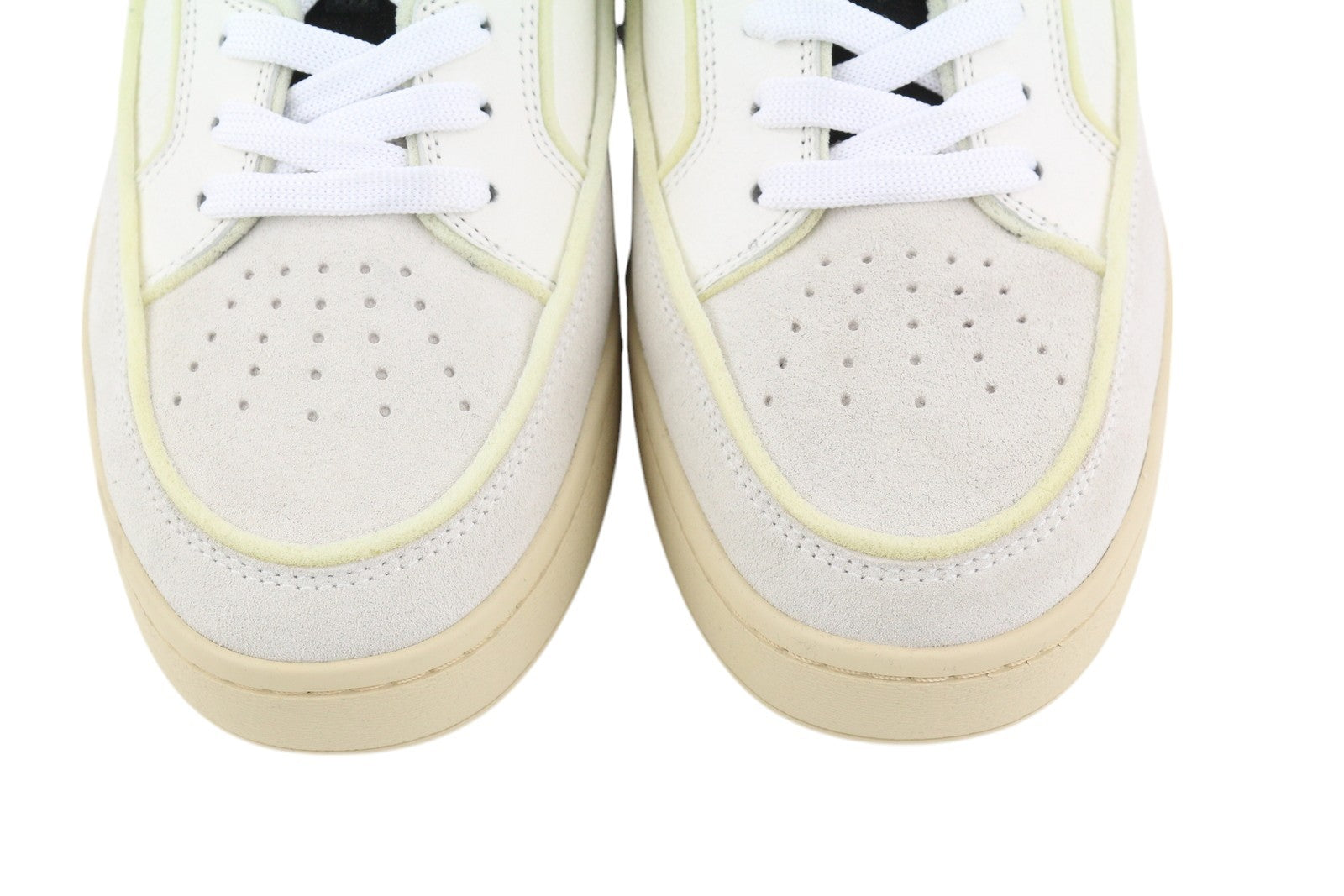 DIESEL S-Skeatys žemo lygio vyriški sportbačiai, EU43, balti, odiniai, žema pakulnė, suvarstomi, rekomenduojama kaina – 160 € 