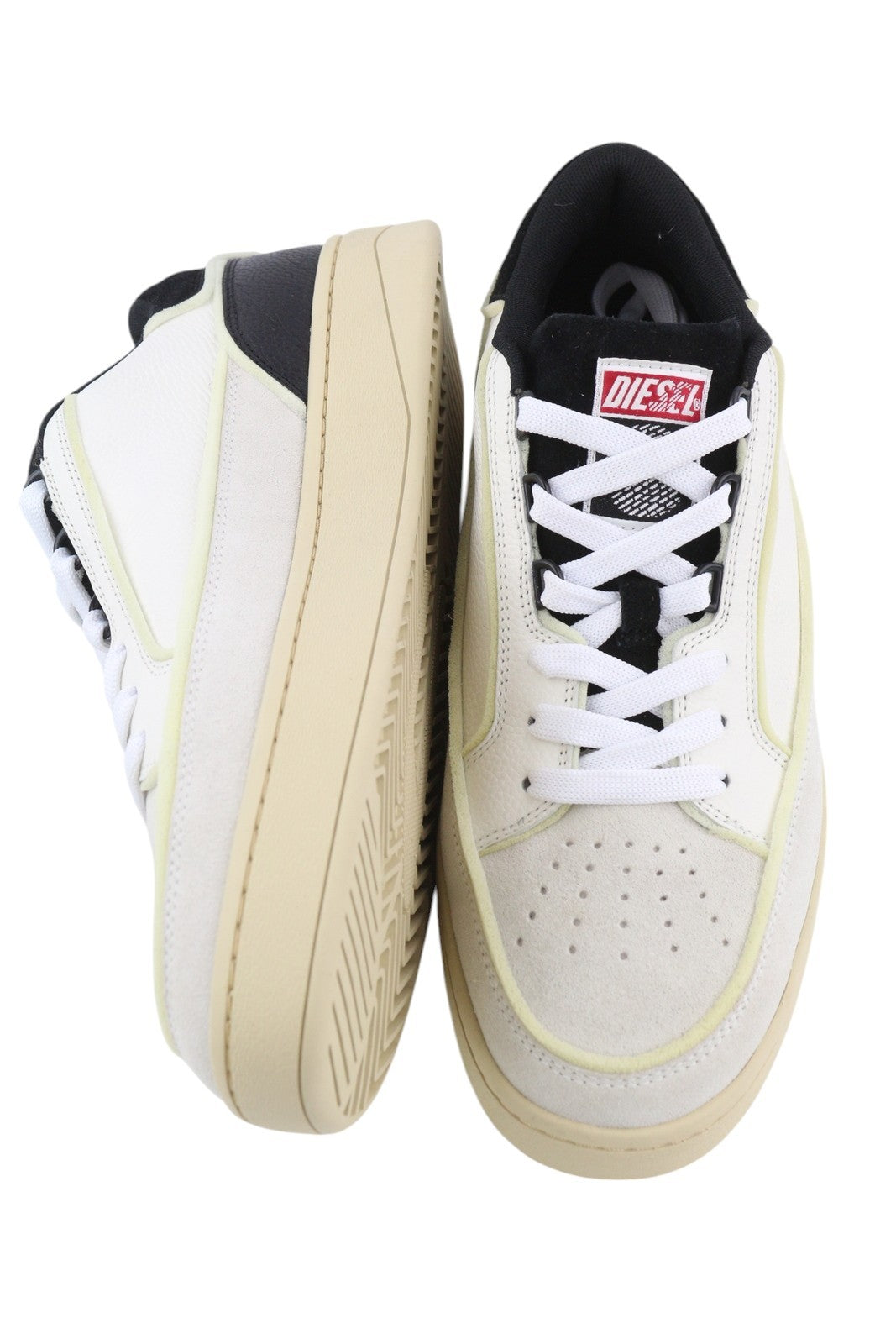 DIESEL S-Skeatys žemo lygio vyriški sportbačiai, EU43, balti, odiniai, žema pakulnė, suvarstomi, rekomenduojama kaina – 160 € 