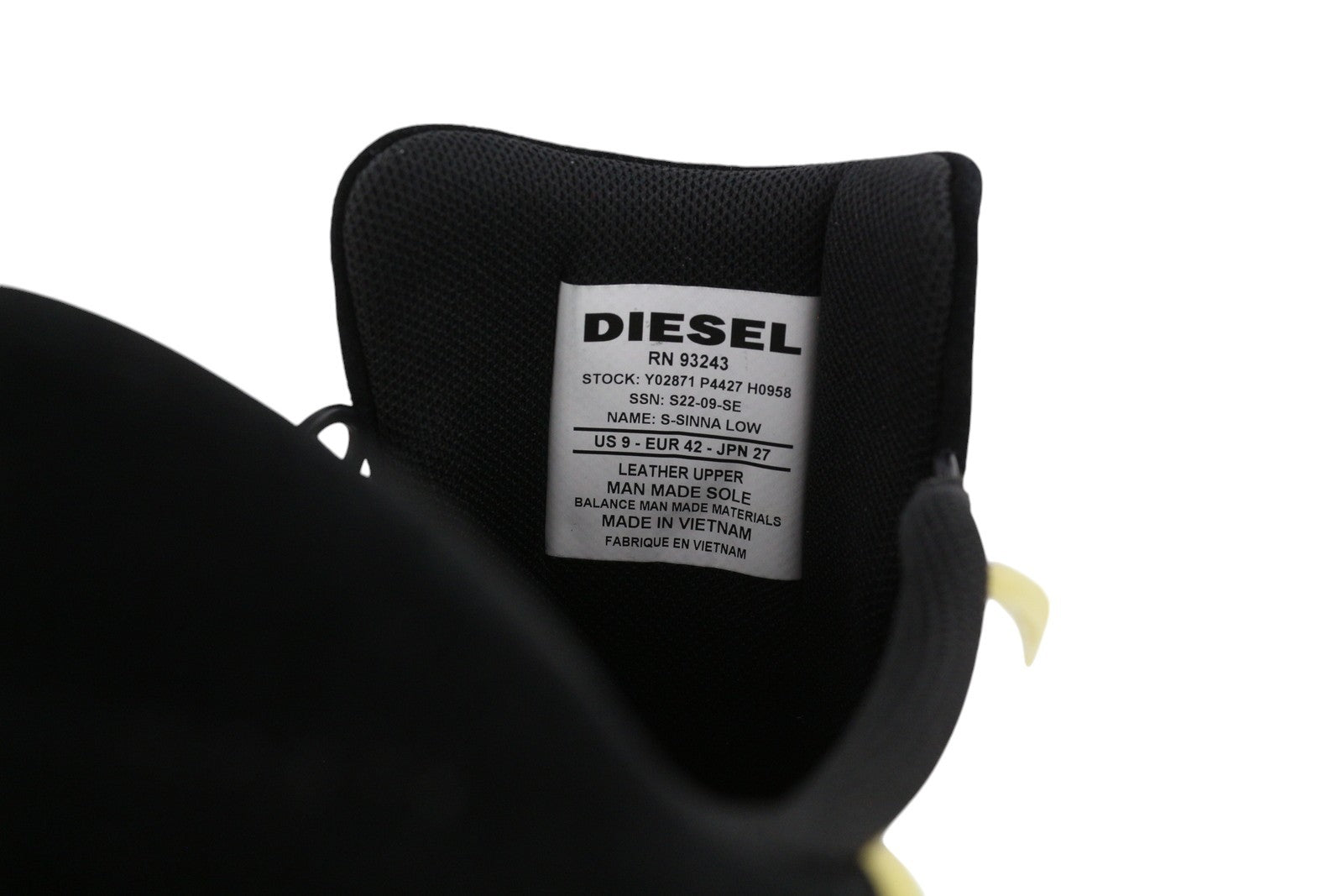 DIESEL S-Sinna žemakulniai vyriški sportbačiai, EU42, balti, odiniai, žemakulniai, suvarstomi, rekomenduojama kaina – 160 € 