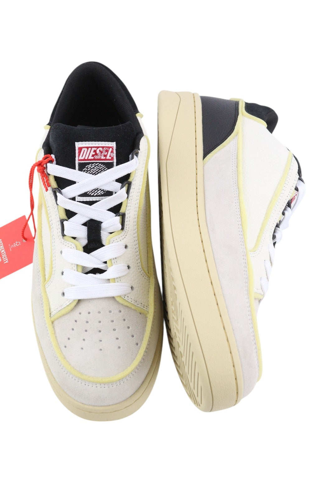DIESEL S-Sinna žemakulniai vyriški sportbačiai, EU42, balti, odiniai, žemakulniai, suvarstomi, rekomenduojama kaina – 160 € 