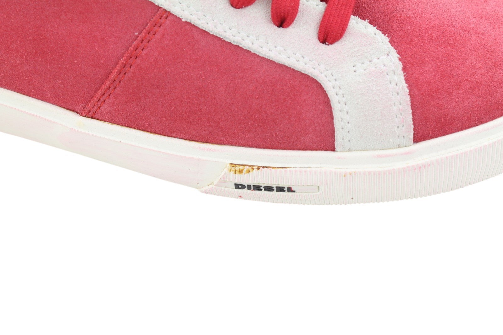 DIESEL S-Mydori LC vyriški sportbačiai, raudoni, zomšiniai, odiniai, migdolų spalvos, žemakulniai, kaina – 200 € 