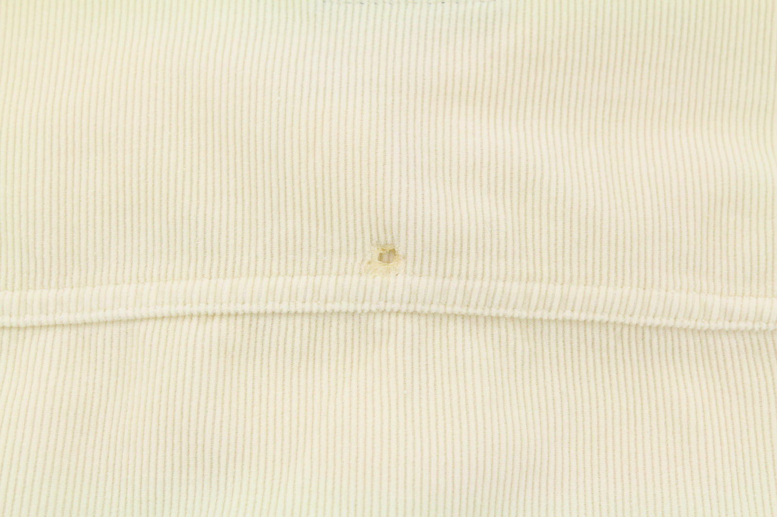 NUDIE JEANS Ronny vyriška striukė S, dulkėtos baltos spalvos, ekologiškos medvilnės velvetas su logotipu ir sagomis 