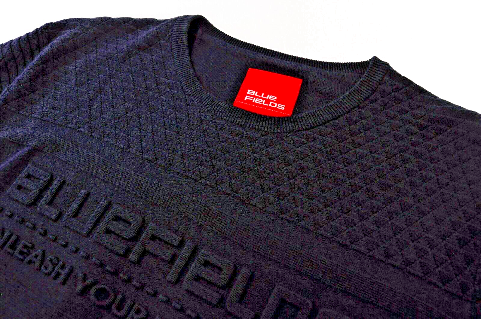 BLUE FIELDS vyriškas megztinis L dydžio, tamsiai mėlynas, apvalios iškirptės, ilgomis rankovėmis, su logotipu 