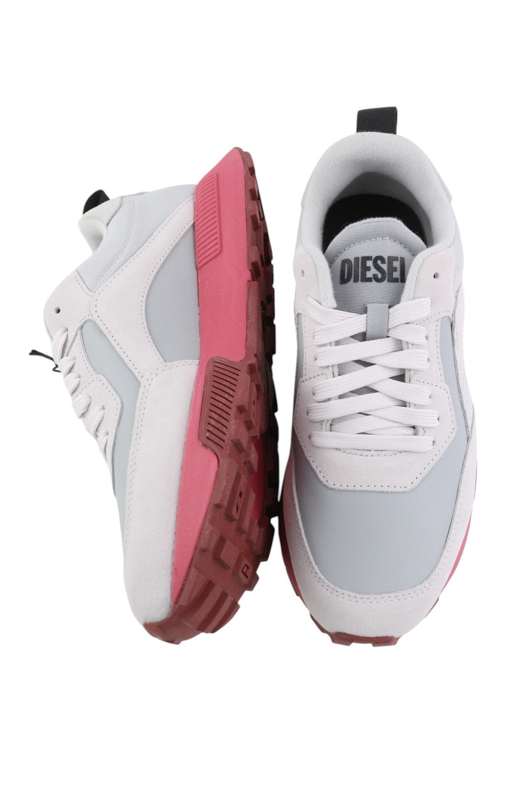 DIESEL S-Tyche žemakulniai moteriški sportbačiai, 39 dydžio, baltos odos, migdolų nosimi, rekomenduojama kaina – 150 € 