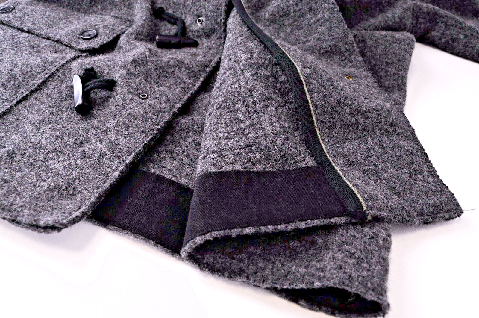 REPLAY vyriškas XL dydžio pilkas vilnonis paltas su gobtuvu, vieneilis, ilgomis rankovėmis, užsegamas spaudėmis 