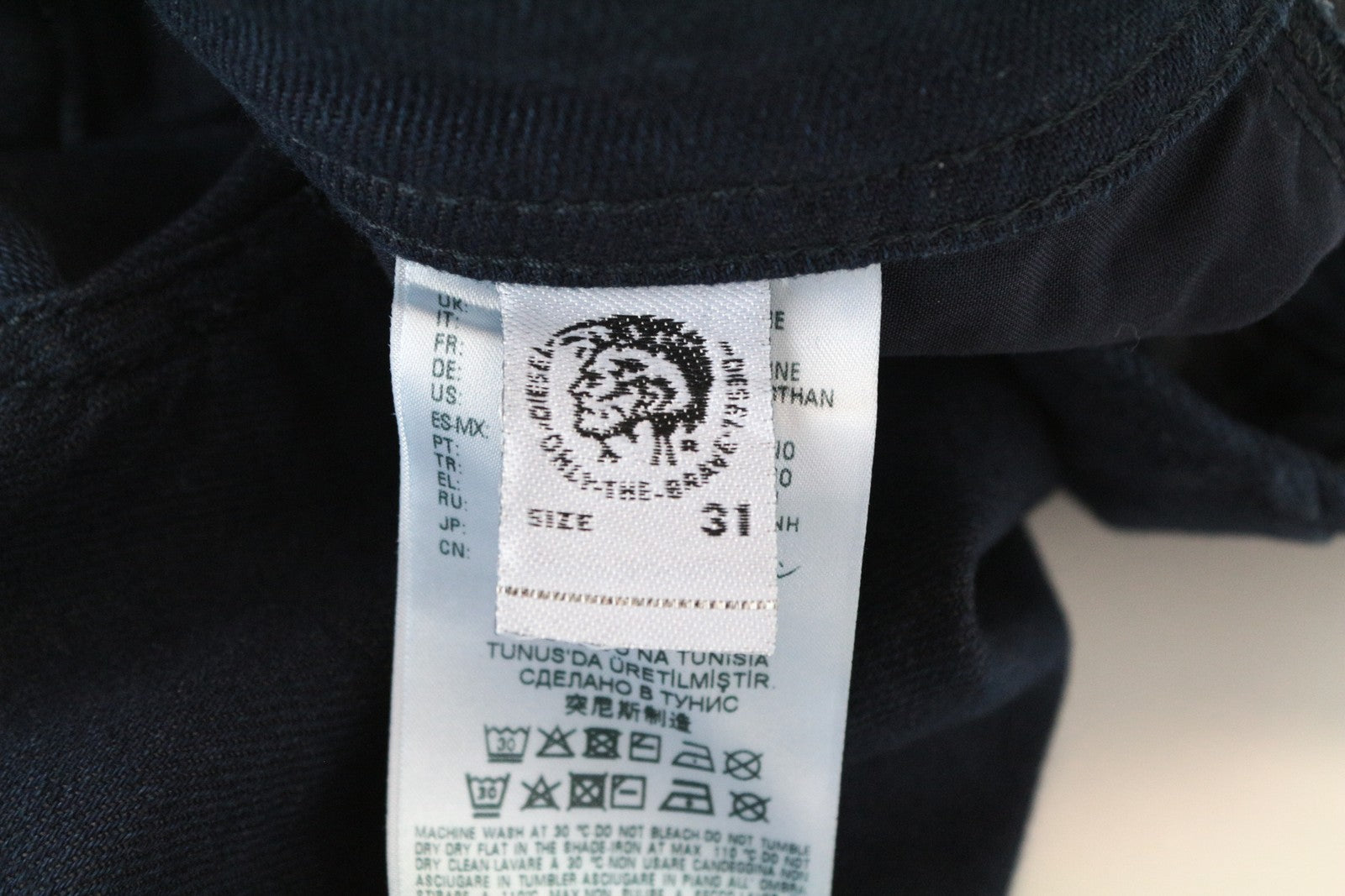 DIESEL Thommer 085AQ W31/L30 vyriški ploni aptempti mėlyni džinsai iš tamprios medvilnės 