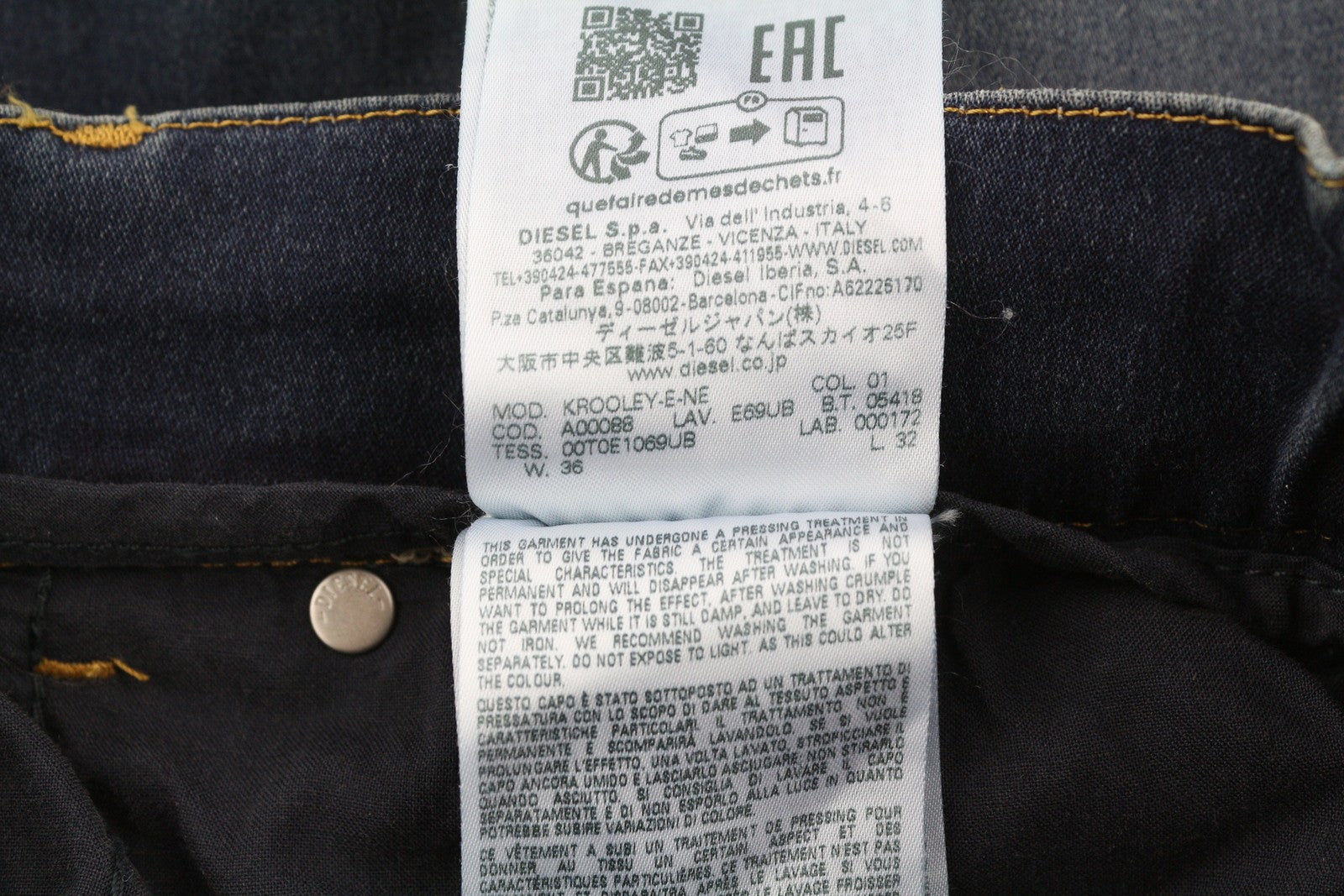 DIESEL Krooley Jogg E69UB vyriški džinsai W36/L32 tamprūs, siaurėjantys, skalbtos mėlynos spalvos, rekomenduojama kaina – 295 € 