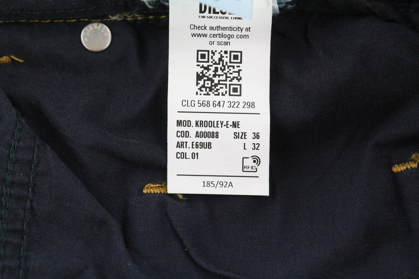 DIESEL Krooley Jogg E69UB vyriški džinsai W36/L32 tamprūs, siaurėjantys, skalbtos mėlynos spalvos, rekomenduojama kaina – 295 € 