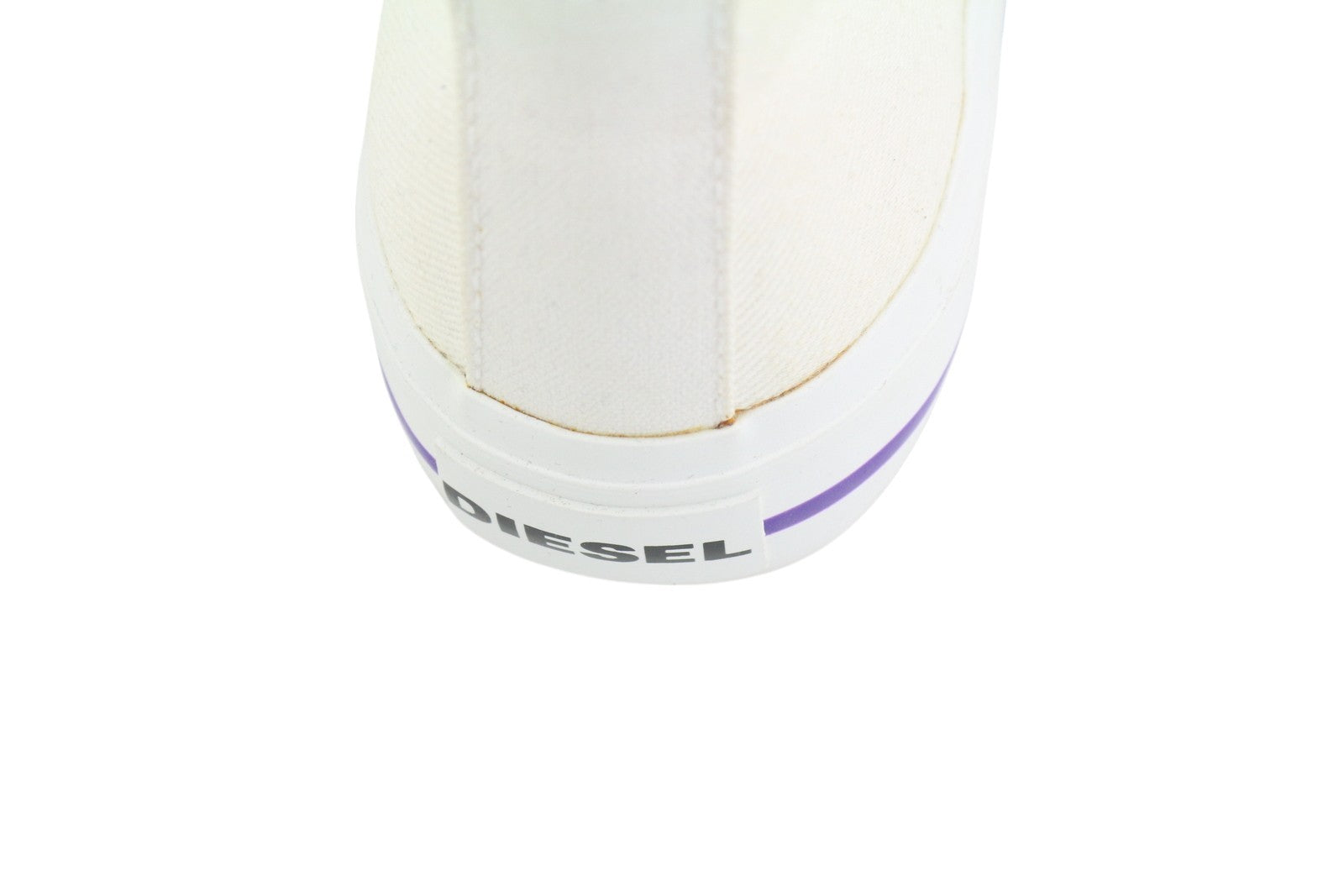 DIESEL S-Astico Mzip W moteriški sportbačiai, 39 dydis, balti, suvarstomi, migdolų spalvos, rekomenduojama kaina – 180 € 