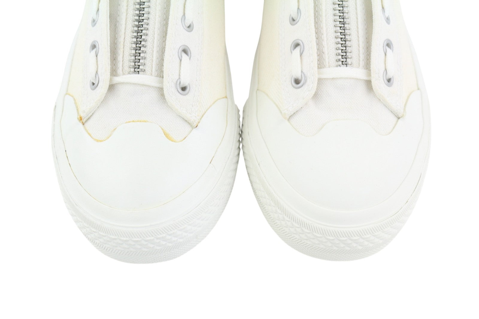 DIESEL S-Astico Mzip W moteriški sportbačiai, 39 dydis, balti, suvarstomi, migdolų spalvos, rekomenduojama kaina – 180 € 