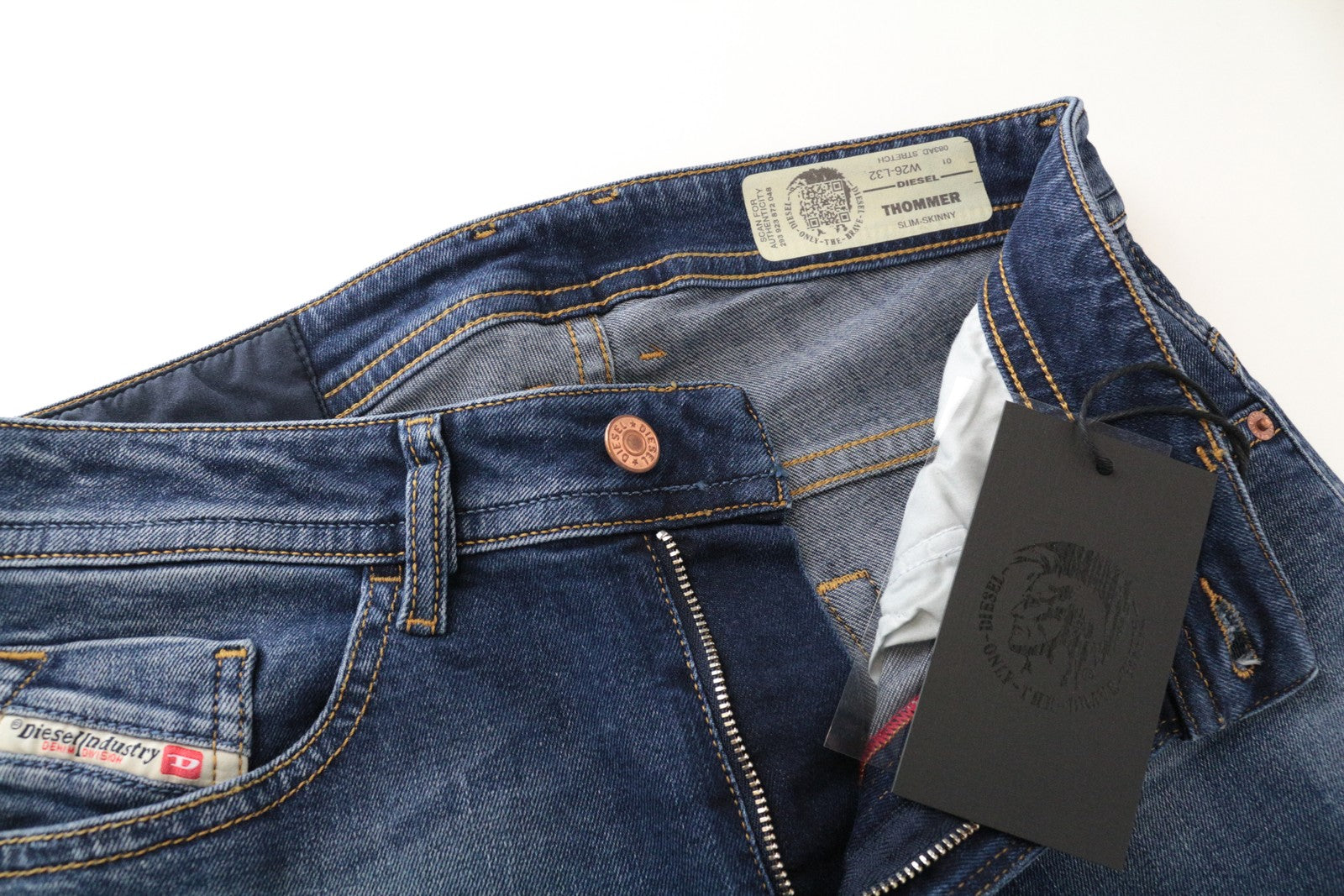 DIESEL Thommer 083AD W26/L32 Slim Fit vyriški skalbtos mėlynos medvilnės tamprūs džinsai 