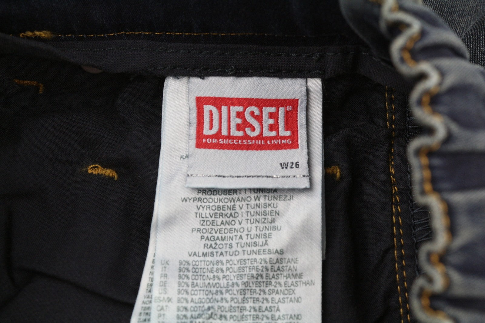 DIESEL Krooley Jogg E69UB vyriški džinsai W26/L32 tamprūs, siaurėjantys, skalbtos mėlynos spalvos, rekomenduojama kaina – 295 € 
