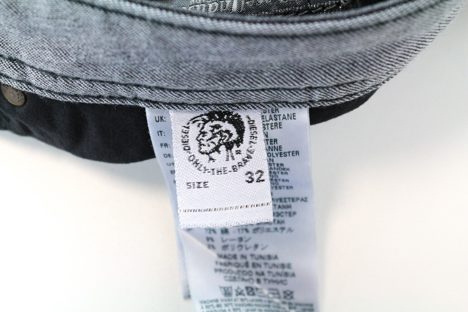 DIESEL Thommer 0687J Slim Grey W32/L30 Skinny džinsai vyrams iš tamprios medvilnės medžiagos 