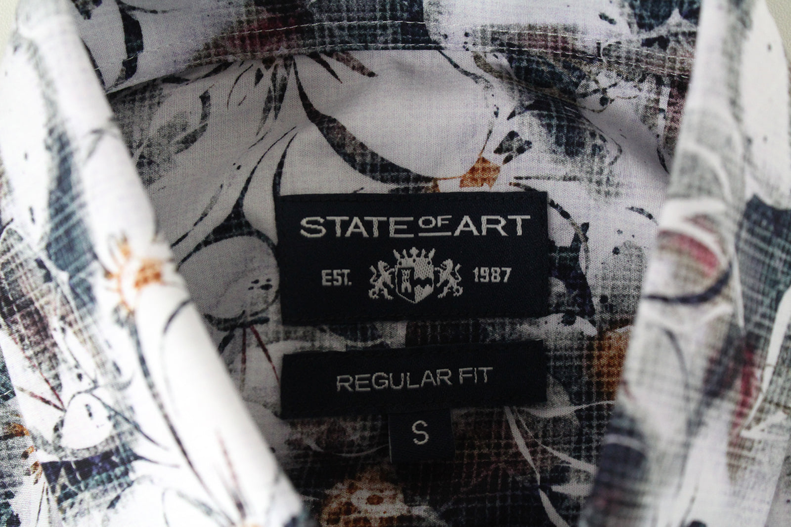 „STATE OF ART“ vyriški marškinėliai S dydžio, gėlėti, mažai tamprūs, raštuoti, mišraus medvilnės raštai, laisvalaikio stiliaus 