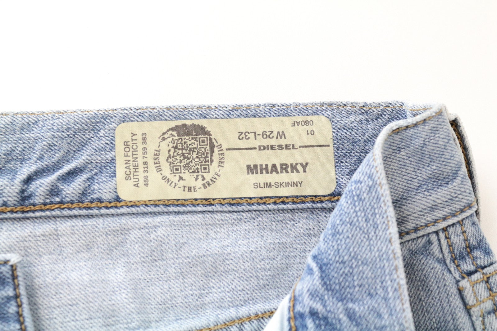 DIESEL Mharky 080AF vyriški W29/L32 džinsai, aptempti, mėlyni, plėšyti medvilniniai džinsai 