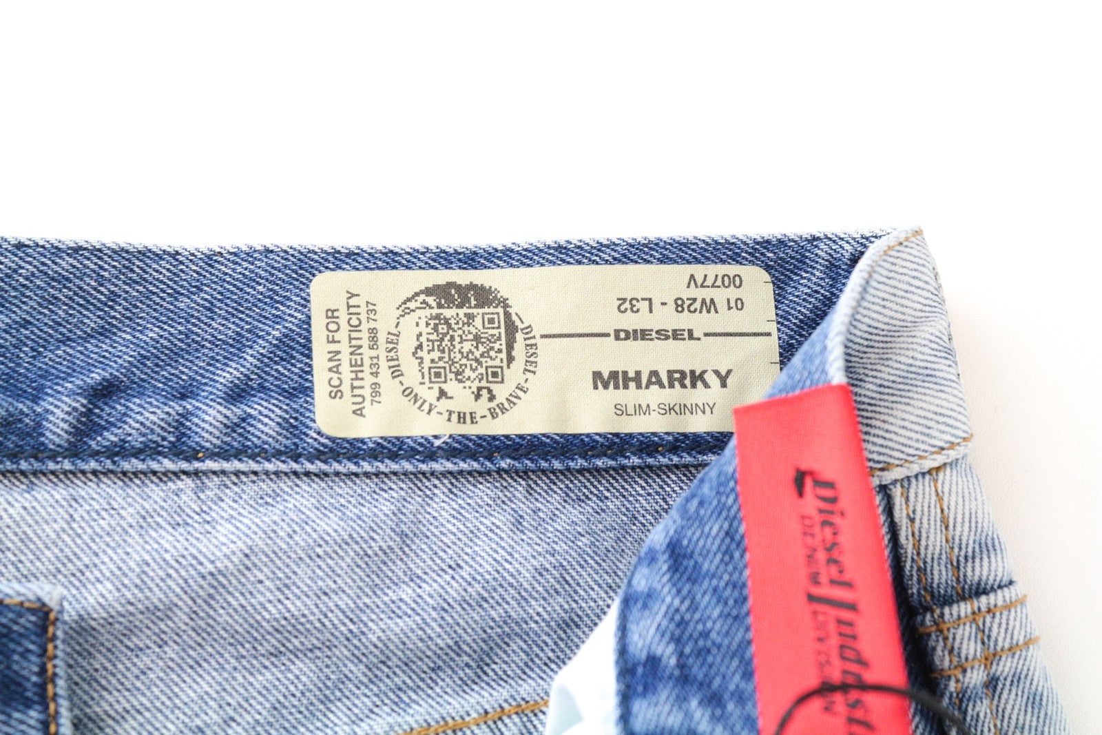 DIESEL Mharky 0077V W28/L32 Skinny vyriški džinsai balintos mėlynos spalvos medvilniniai, gryno kirpimo 