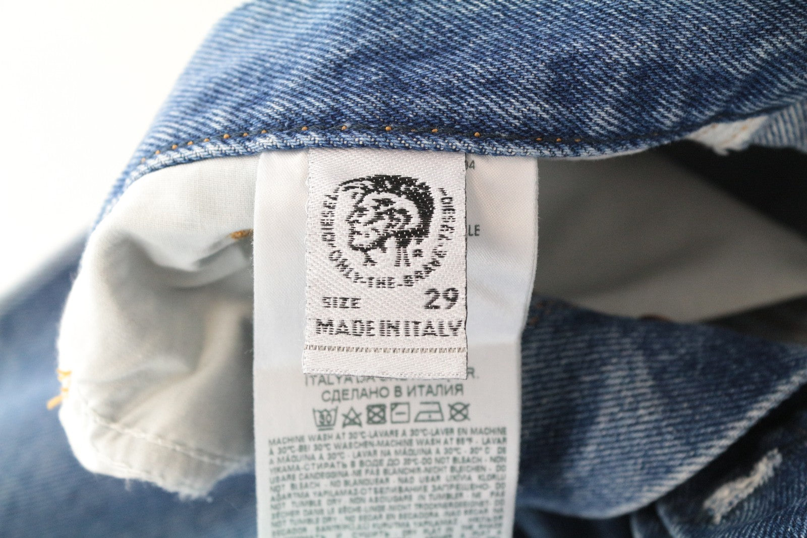 DIESEL Mharky 0077V W29/L32 balintos mėlynos spalvos vyriški ploni medvilniniai džinsai su 5 kišenėmis 