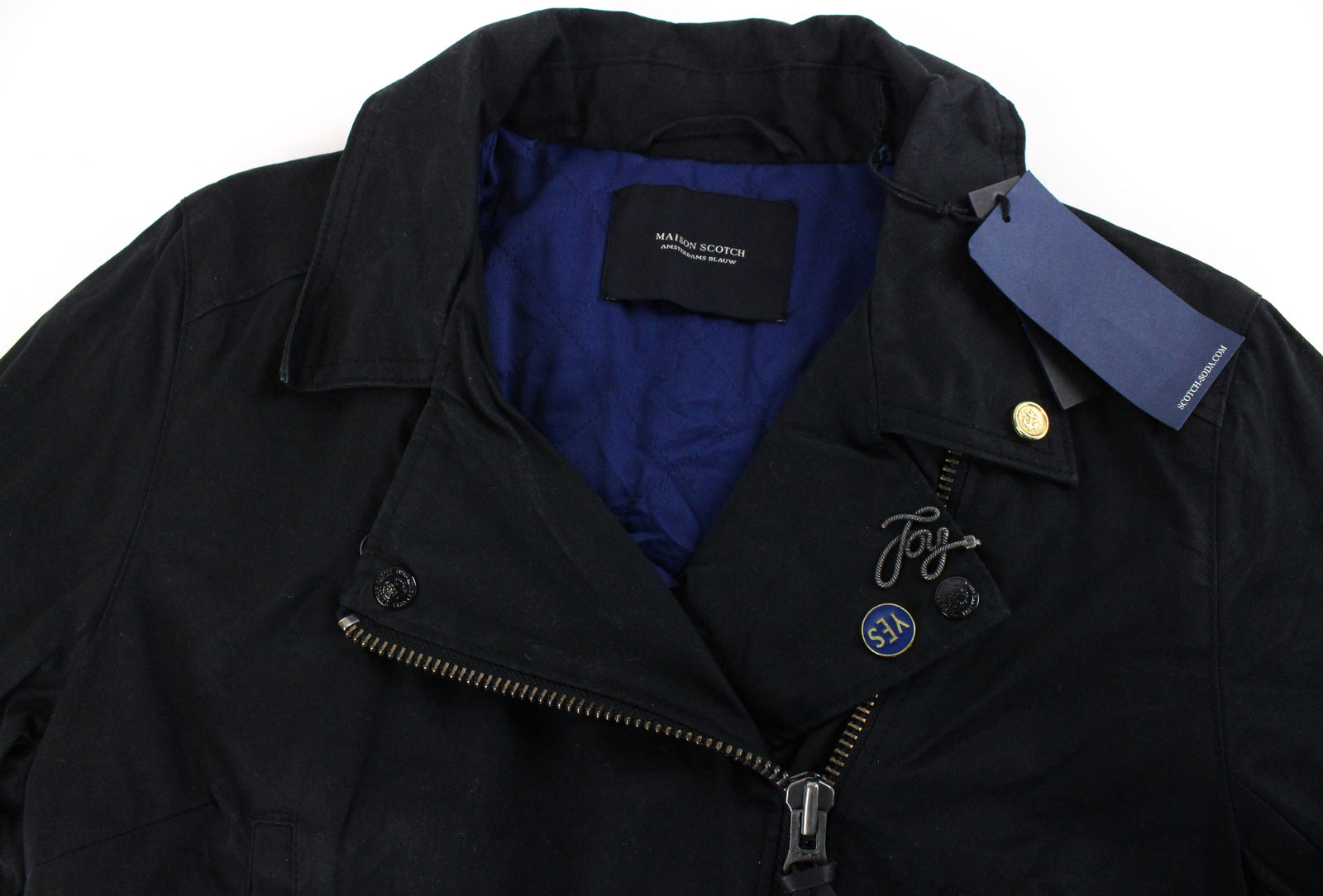 MAISON SCOTCH moteriškas švarkas M/L juodas trumpintas smeigtukų švarkas su paprastu logotipu ir baikerių stiliumi