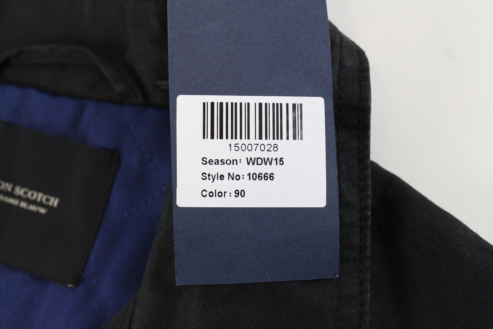 MAISON SCOTCH moteriškas švarkas M/L juodas trumpintas smeigtukų švarkas su paprastu logotipu ir baikerių stiliumi