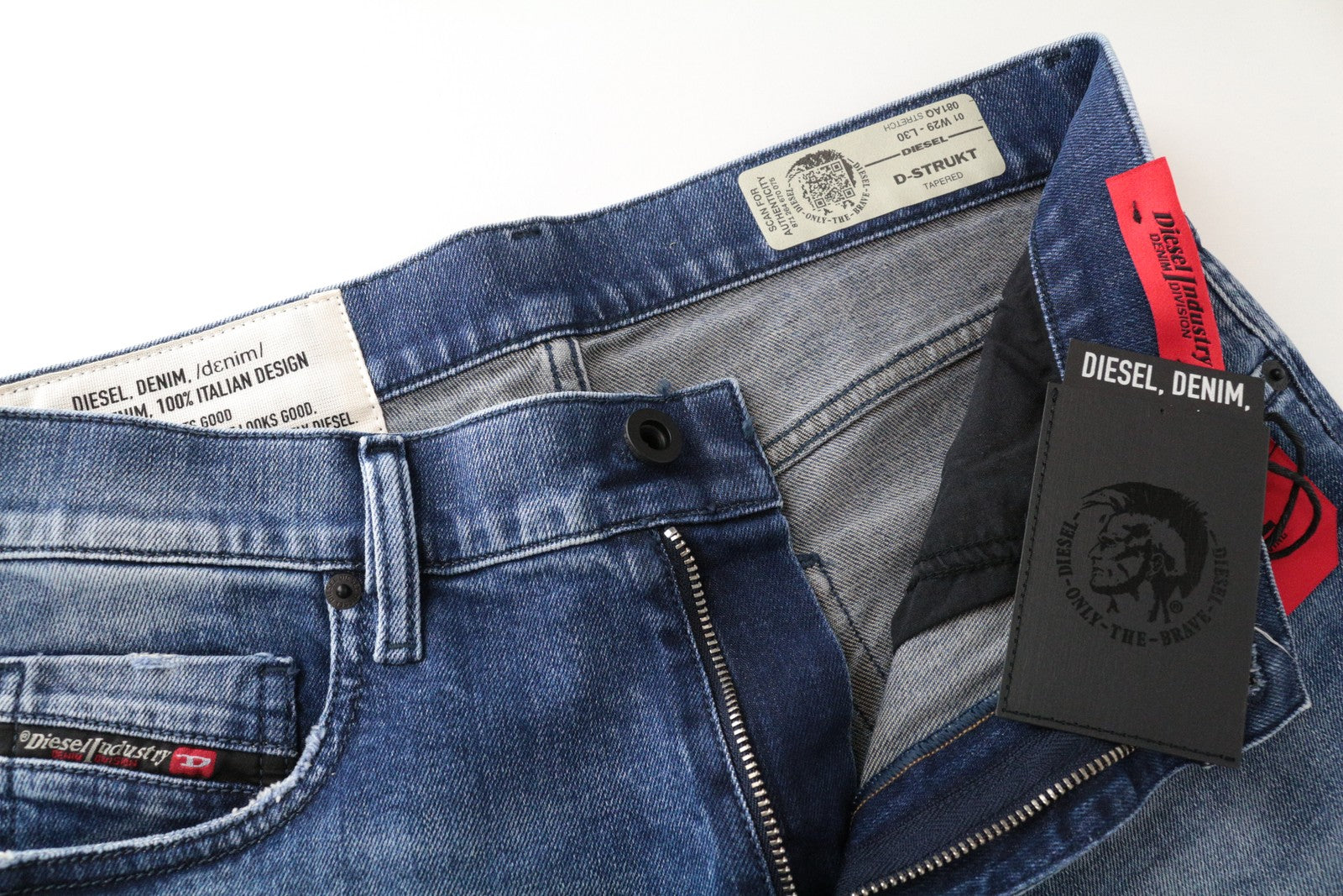DIESEL D-Strukt 081AQ W29/L30 siaurėjančio kirpimo mėlyni medvilniniai tamprūs džinsai vyrams, skalbimui 
