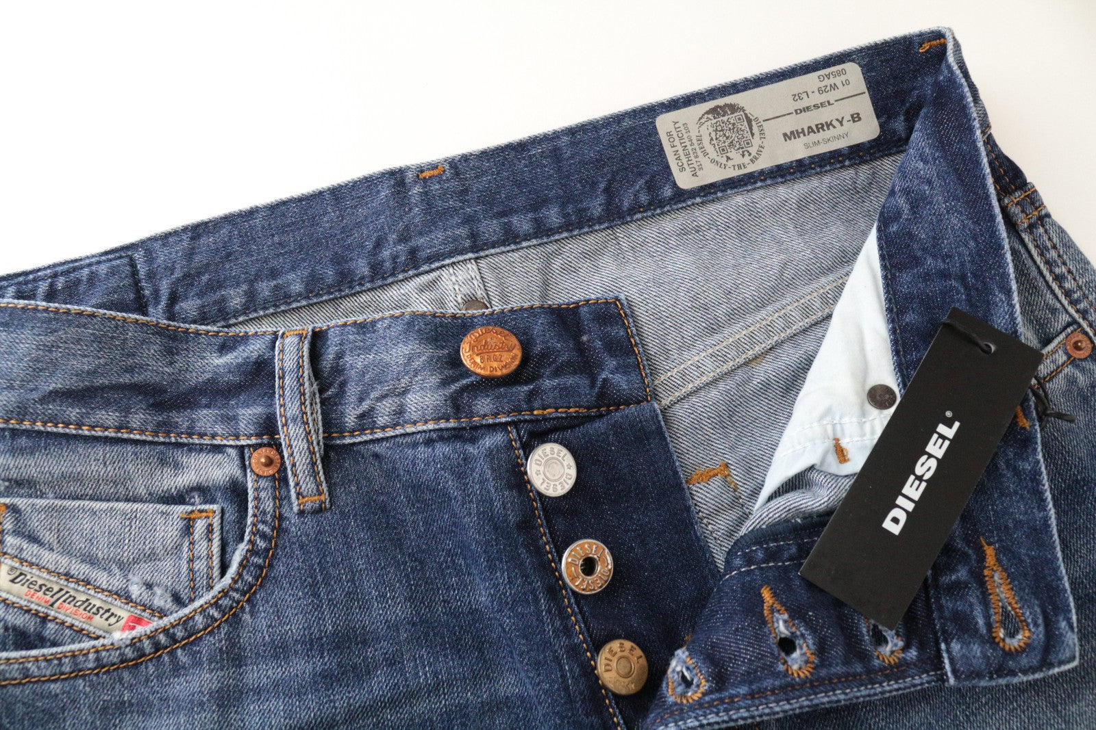 DIESEL Mharky-B 085AG W29/L32 mėlyni medvilniniai aptempti vyriški džinsai su vienspalviu kirpimu 