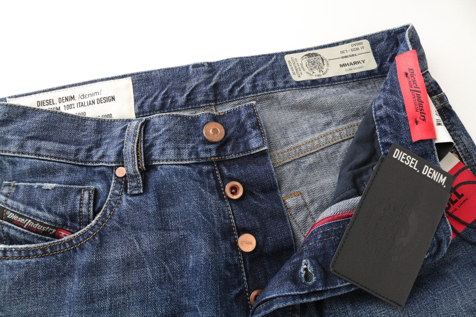 DIESEL Mharky 080AG W29/L30 mėlyni skalbtos medvilnės vyriški aptempti džinsai, tvarkingo kirpimo 