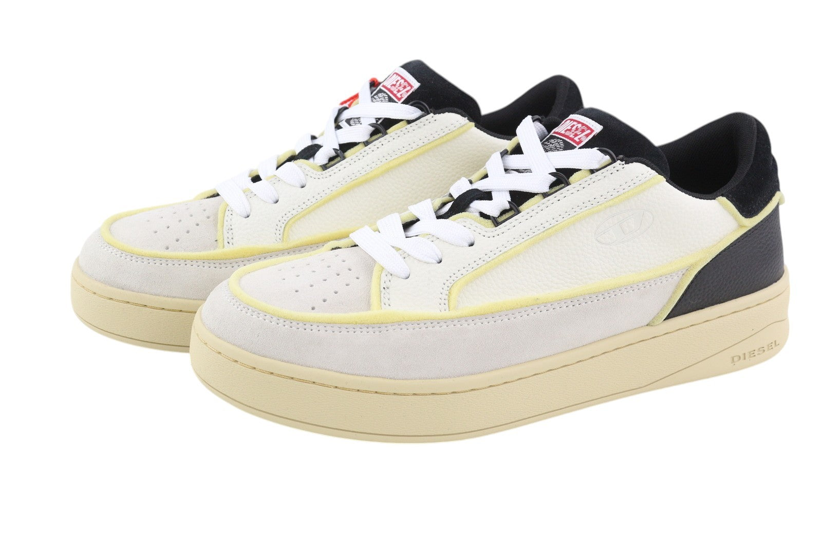 DIESEL S-Sinna žemakulniai vyriški sportbačiai, 42.5 dydis, balti, odiniai, žemakulniai su raišteliais, rekomenduojama kaina – 160 € 