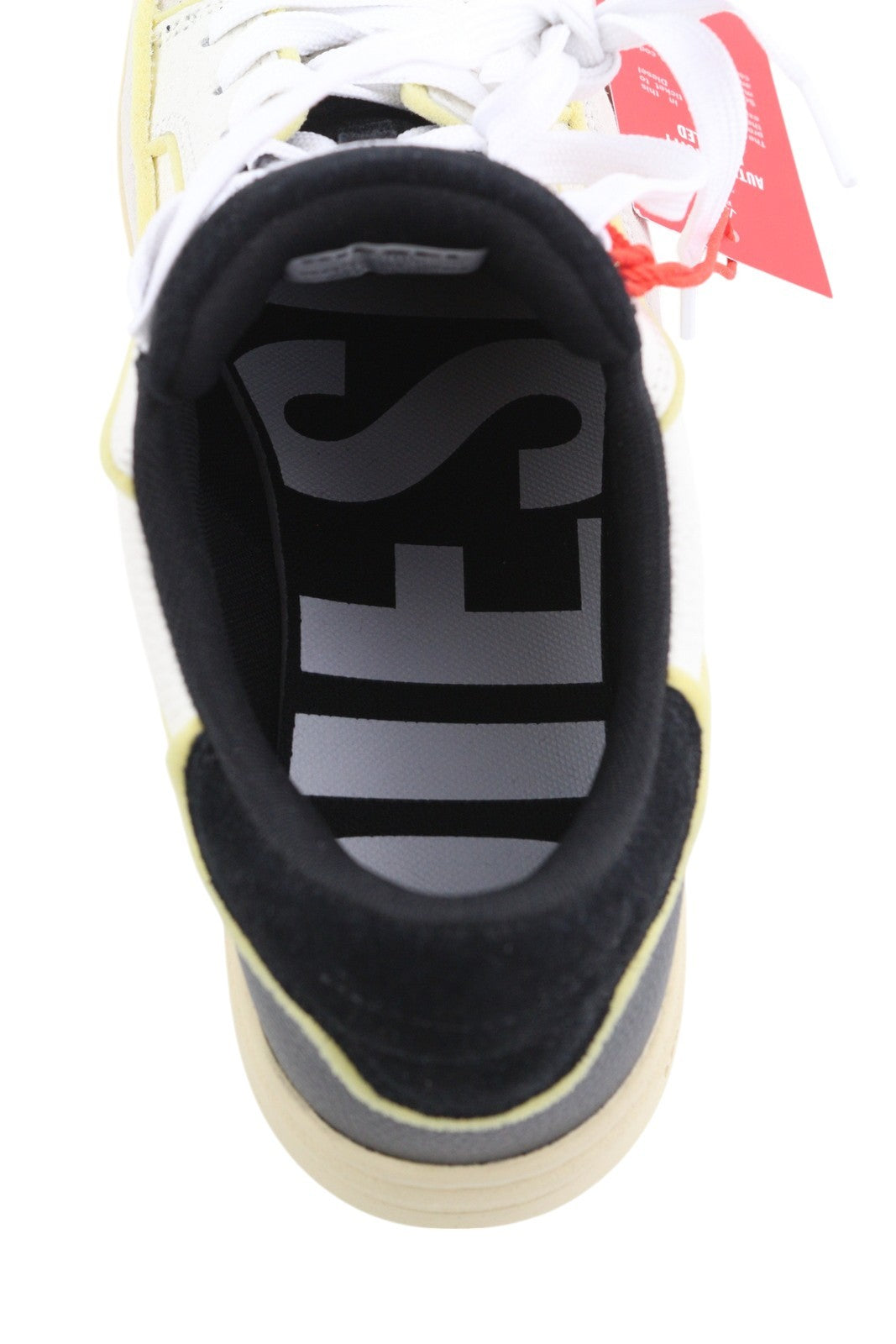 DIESEL S-Sinna žemakulniai vyriški sportbačiai, EU41, balti, odiniai, žemakulniai, suvarstomi, rekomenduojama kaina – 160 € 