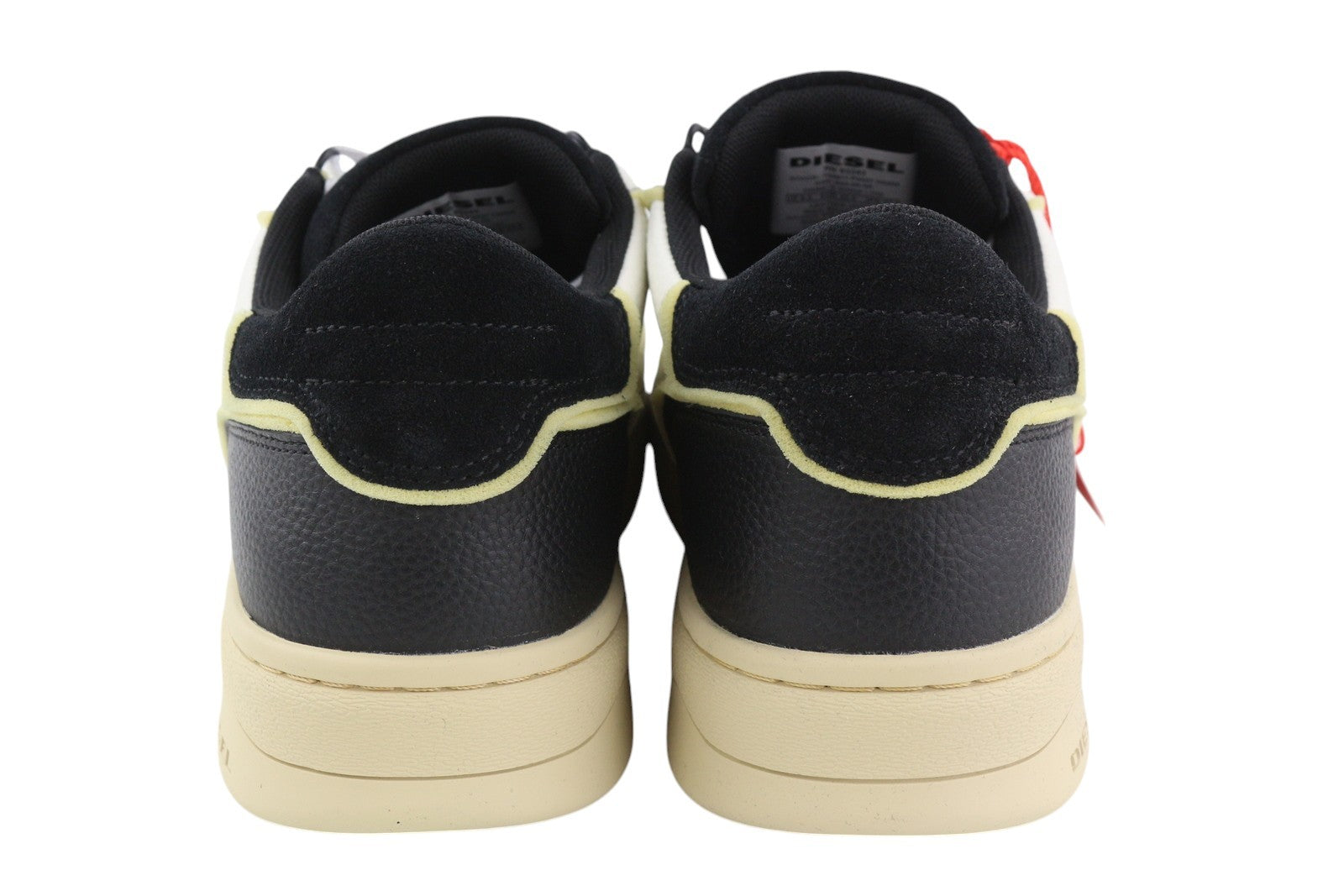 DIESEL S-Sinna žemakulniai vyriški sportbačiai, EU41, balti, odiniai, žemakulniai, suvarstomi, rekomenduojama kaina – 160 € 