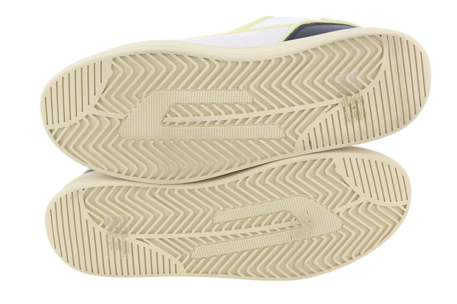 DIESEL S-Sinna žemakulniai vyriški sportbačiai, EU41, balti, odiniai, žemakulniai, suvarstomi, rekomenduojama kaina – 160 € 