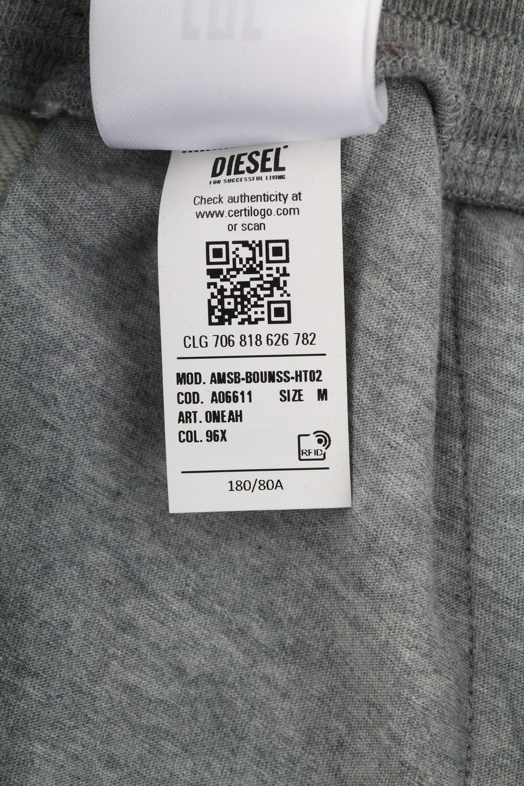 DIESEL AMSB-Bounss-HT02 vyriškos kelnės M pilkos melanžo spalvos su prakaitą praleidžiančiomis kišenėmis, rekomenduojama kaina – 125 € 