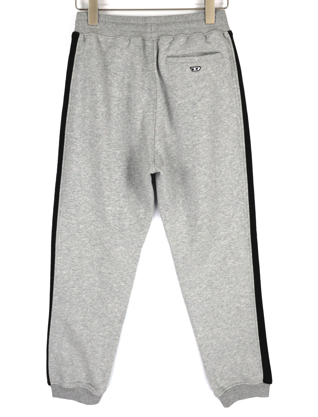 DIESEL AMSB-Bounss-HT02 vyriškos kelnės M pilkos melanžo spalvos su prakaitą praleidžiančiomis kišenėmis, rekomenduojama kaina – 125 € 