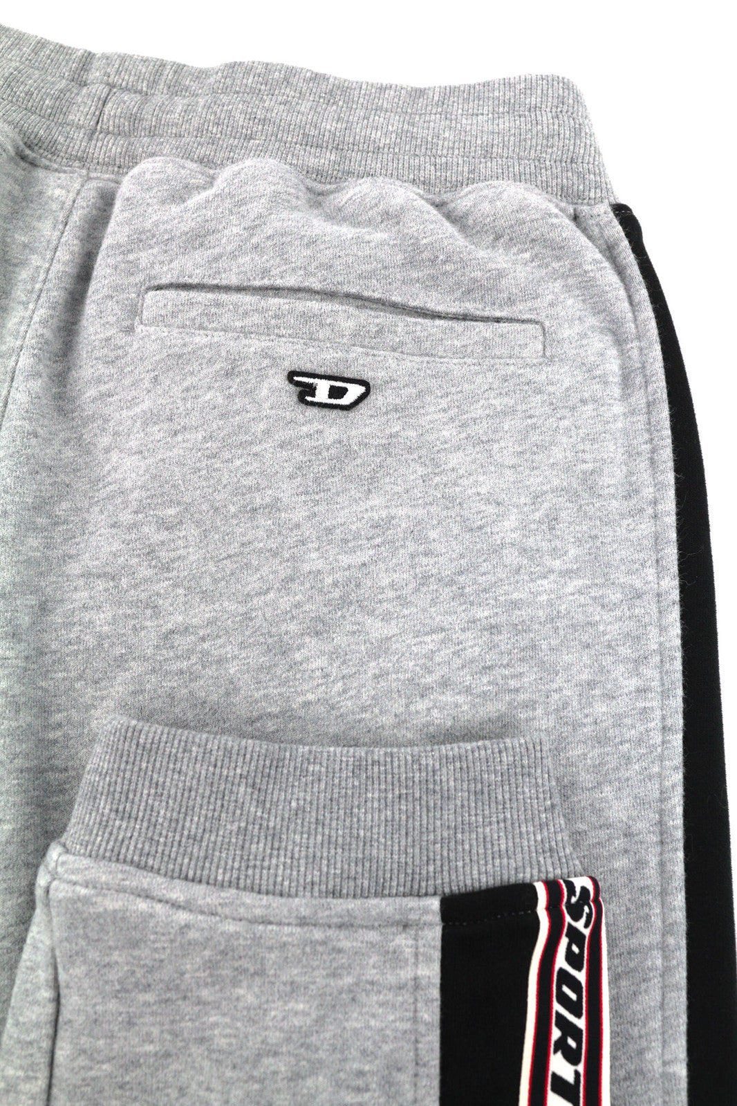 DIESEL AMSB-Bounss-HT02 vyriškos kelnės M pilkos melanžo spalvos su prakaitą praleidžiančiomis kišenėmis, rekomenduojama kaina – 125 € 