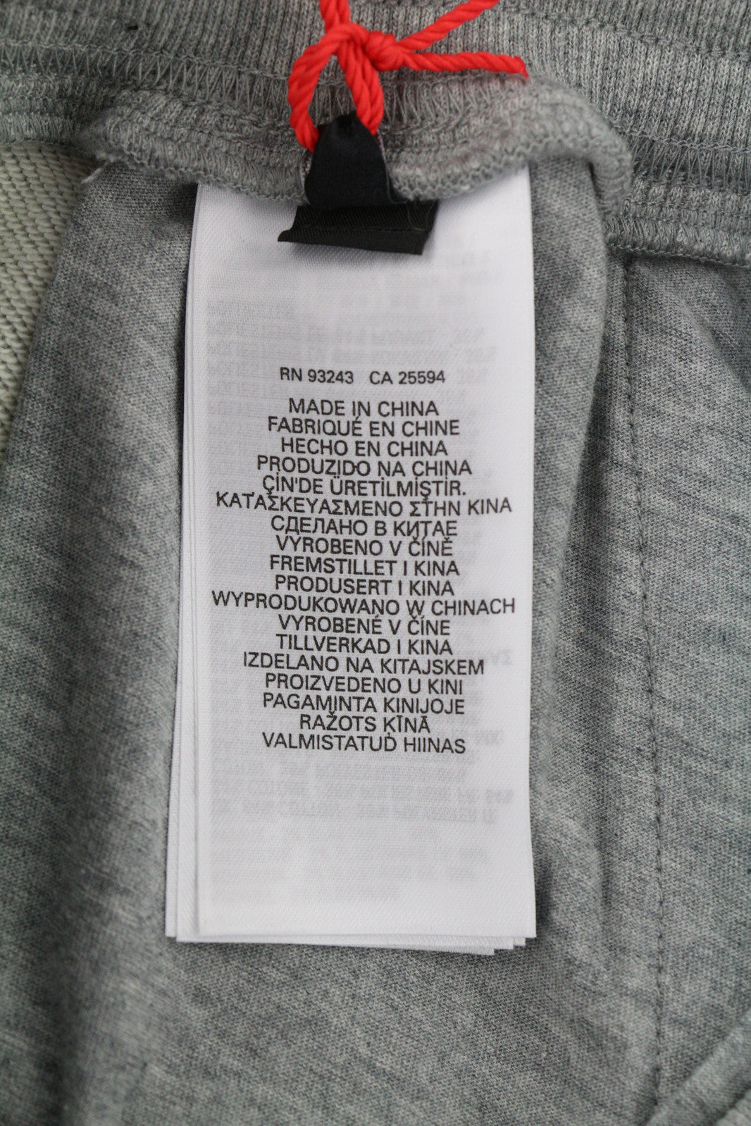 DIESEL AMSB-Bounss-HT02 vyriškos kelnės M pilkos melanžo spalvos su prakaitą praleidžiančiomis kišenėmis, rekomenduojama kaina – 125 € 