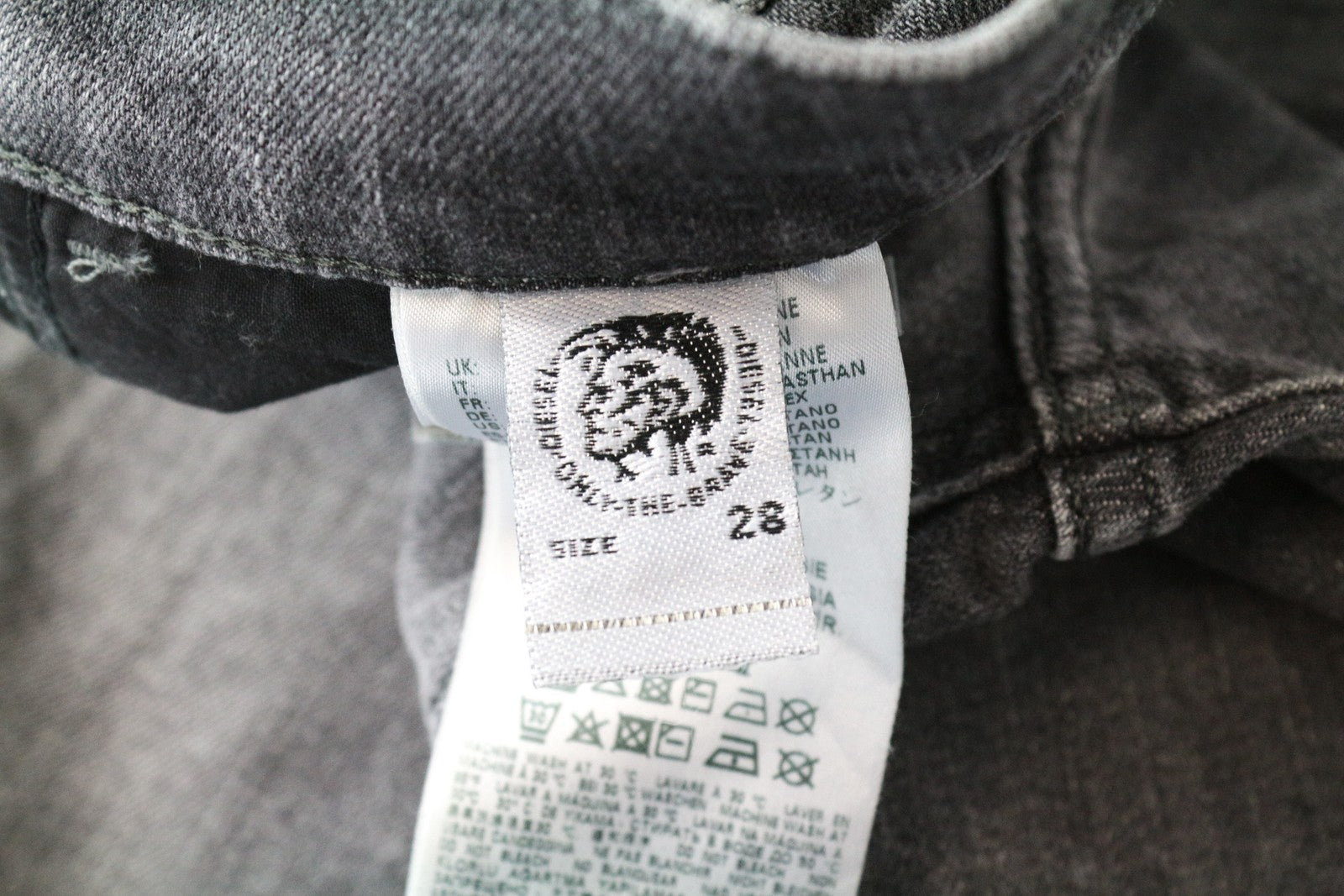 DIESEL D-Eetar 0890F W28/L30 plėšyti pilki siaurėjantys vyriški džinsai iš tamprios medvilnės 