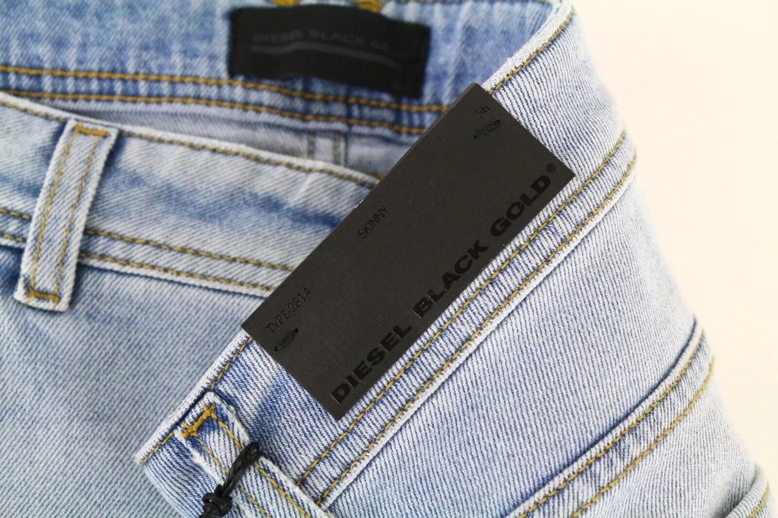 DIESEL Type-2814 BG8G3 juodos ir auksinės spalvos vyriški džinsai W36 aptempti šviesiai mėlyni tamprūs 