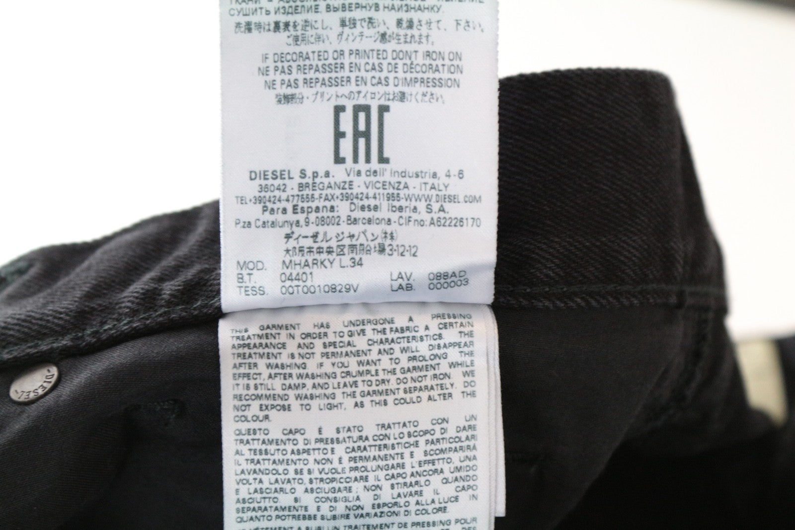 DIESEL Mharky 088AD W31/L34 juodi aptempti vyriški džinsai su sagomis, medvilninio stiliaus 