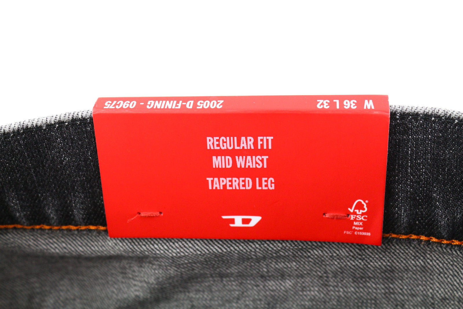 DIESEL 2005 D-Fining 09C75 vyriški džinsai W36/L32 Įprasti, siaurėjantys, vidutinio juosmens, rekomenduojama kaina – 275 € 