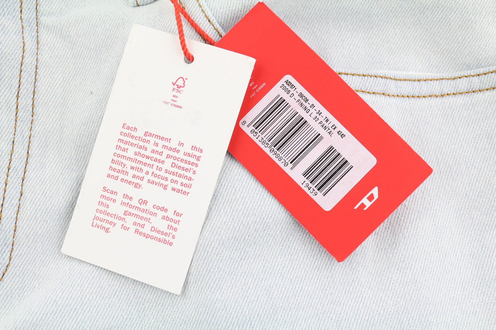 DIESEL 2005 D-Fining 09C06 vyriški džinsai W34/L32 įprasto kirpimo, siaurėjančiomis klešnėmis, vidutinio juosmens aukštyje 