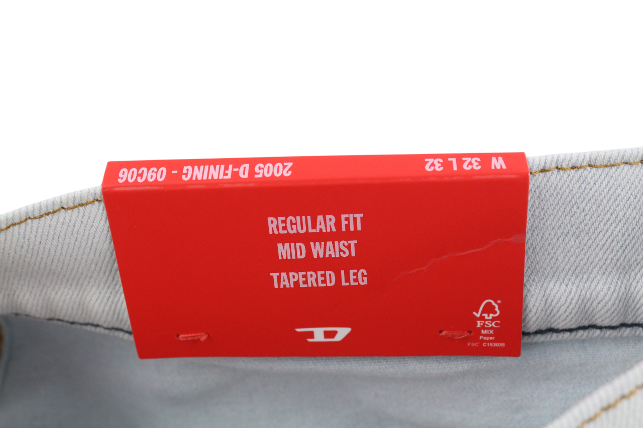 DIESEL 2005 D-Fining 09C06 vyriški džinsai W32/L32 įprasto kirpimo, siaurėjančiomis klešnėmis, vidutinio juosmens.