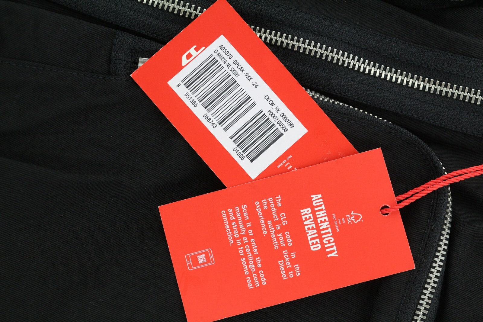 DIESEL O-Mirta-NL moteriškas sijonas, W24, juodas, su tampriu juosmeniu, kišenėmis, užtrauktuku. RMK 275 €. 