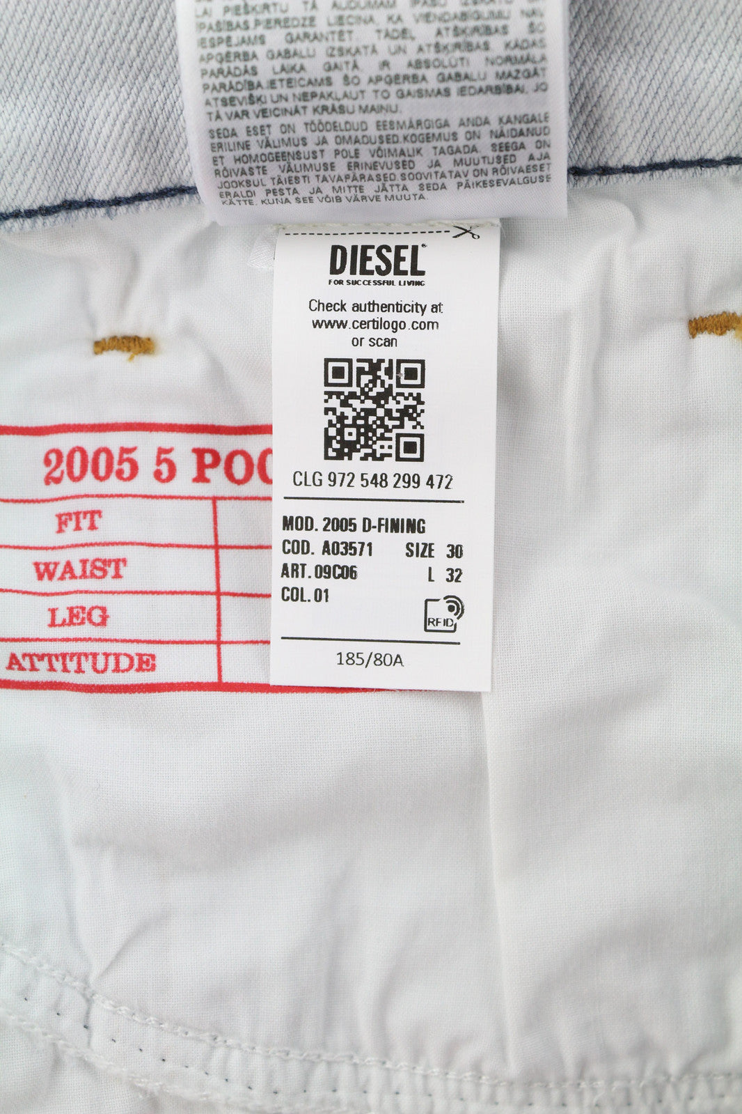 DIESEL 2005 D-Fining 09C06 vyriški džinsai W30/L32 įprasto kirpimo, siaurėjančiomis klešnėmis, vidutinio juosmens aukštyje 