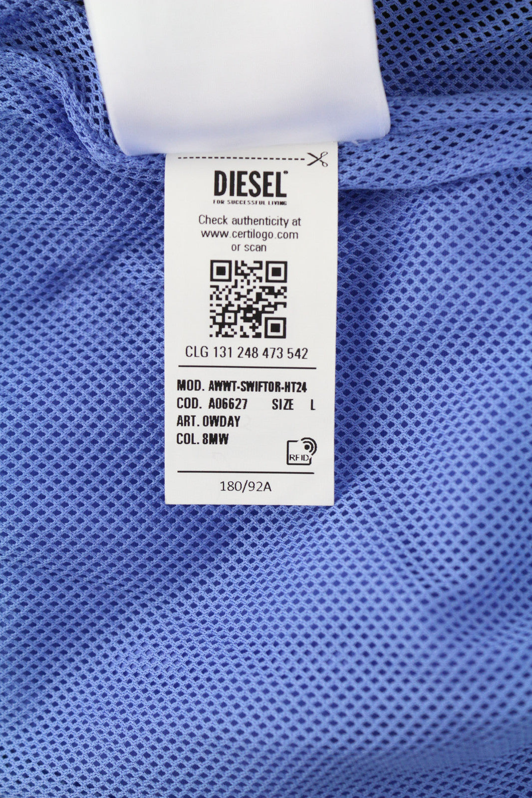DIESEL Awwt-Swiftor-HT24 moteriška striukė, L, paslėptu gobtuvu, tinklelio pamušalu, mėlyna, rekomenduojama kaina – 195 € 