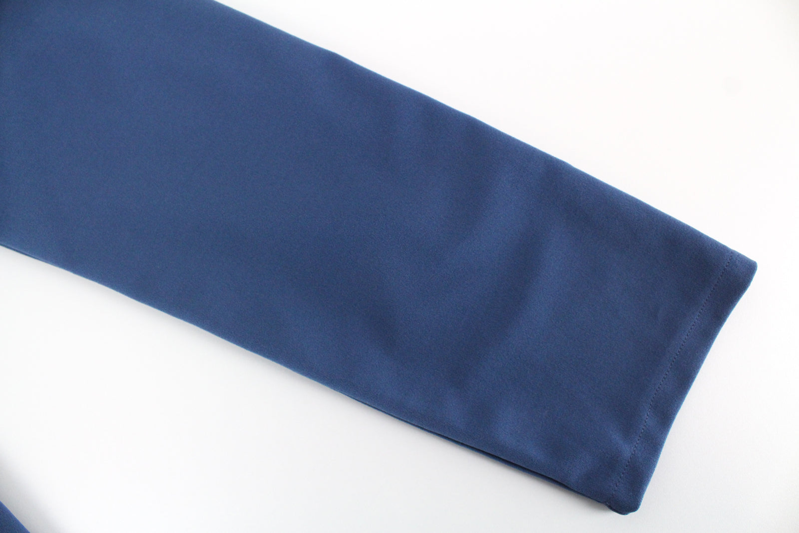 WALG moteriškas kombinezonas XL dydžio, mėlynas, klostuotas, tamprios paminkštintos liemenėlės stilius ant vieno peties. 