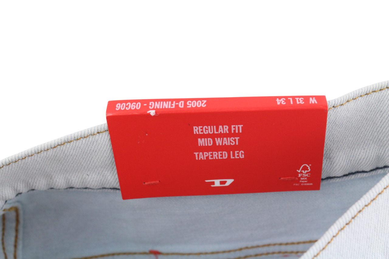 DIESEL 2005 D-Fining 09C06 vyriški džinsai W31/L34 įprasto kirpimo, siaurėjančiomis klešnėmis, vidutinio juosmens aukštyje 